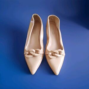 Journee Collection Chain Link Flats